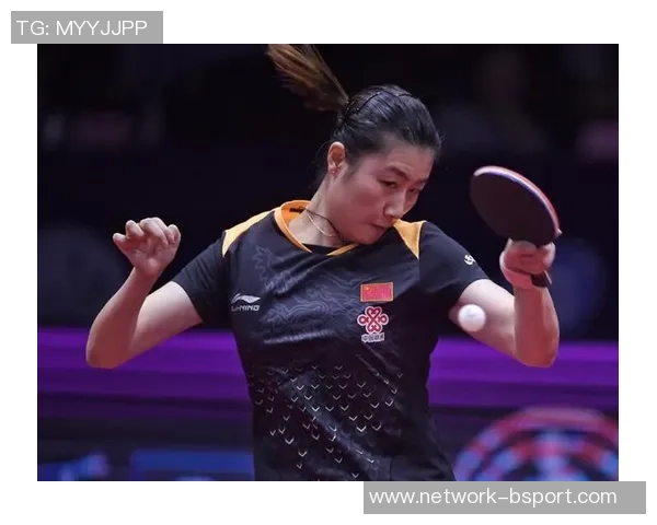 丁宁与佐藤在总决赛中激烈对决谁将捧起冠军奖杯