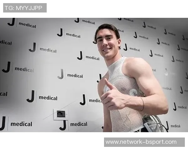 弗拉霍维奇：从天才前锋到球队核心的蜕变之路